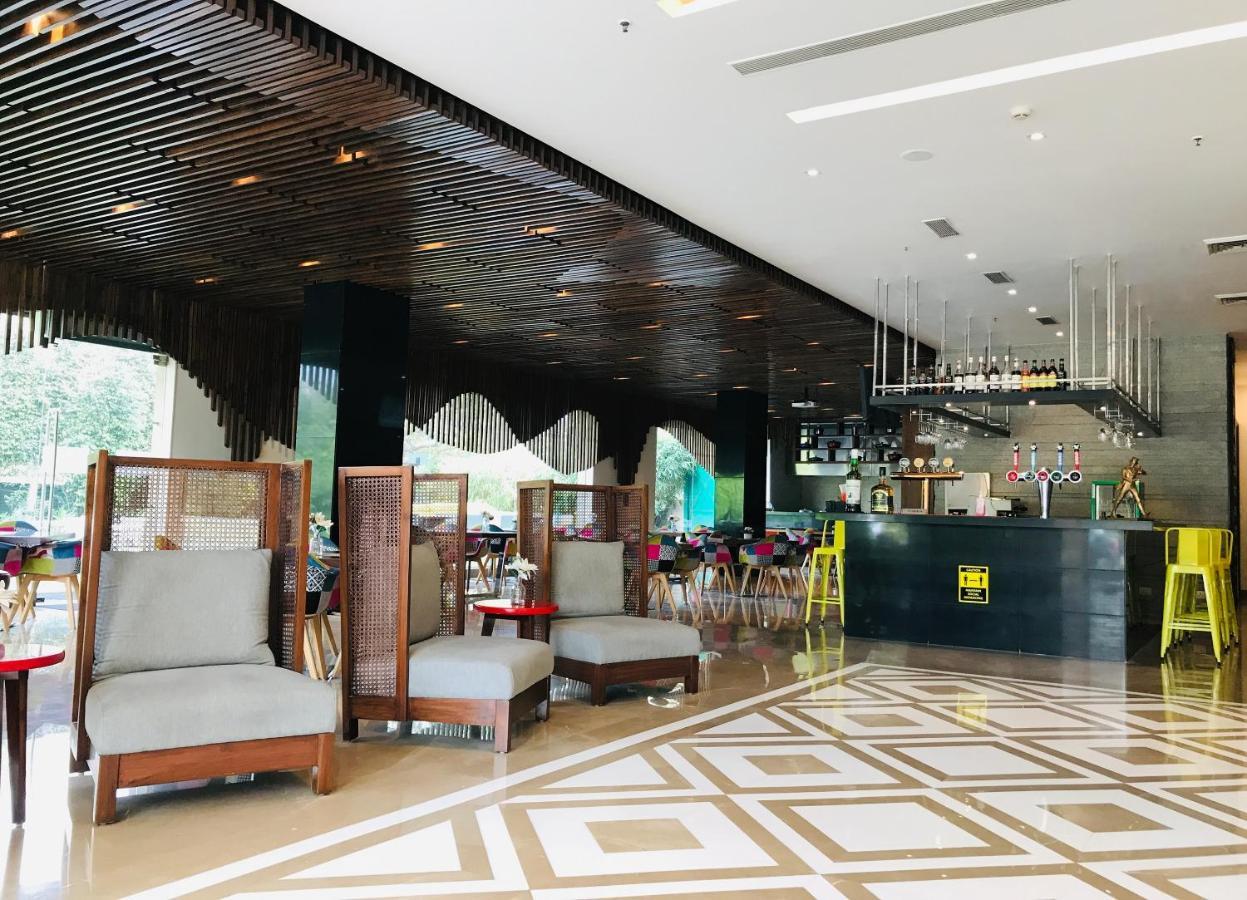 Golden Tulip City Centre Gurgaon Exterior foto